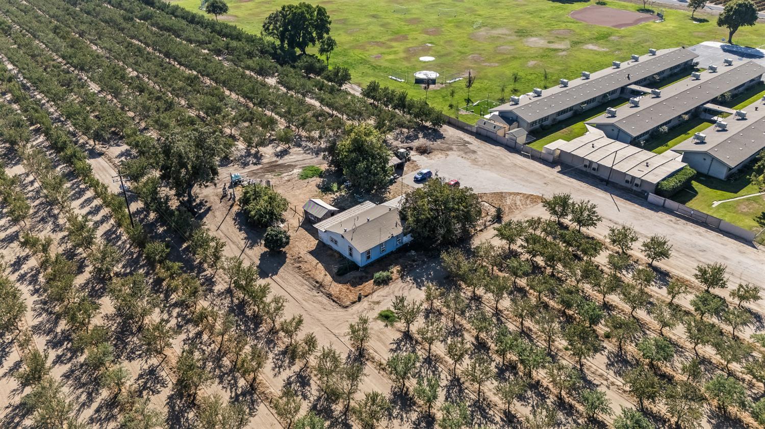 2125 E Bowles Ave, Fresno, CA 93725