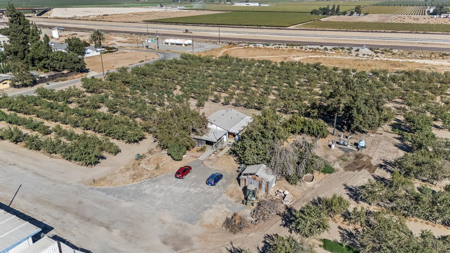 2125 E Bowles Ave, Fresno, CA 93725