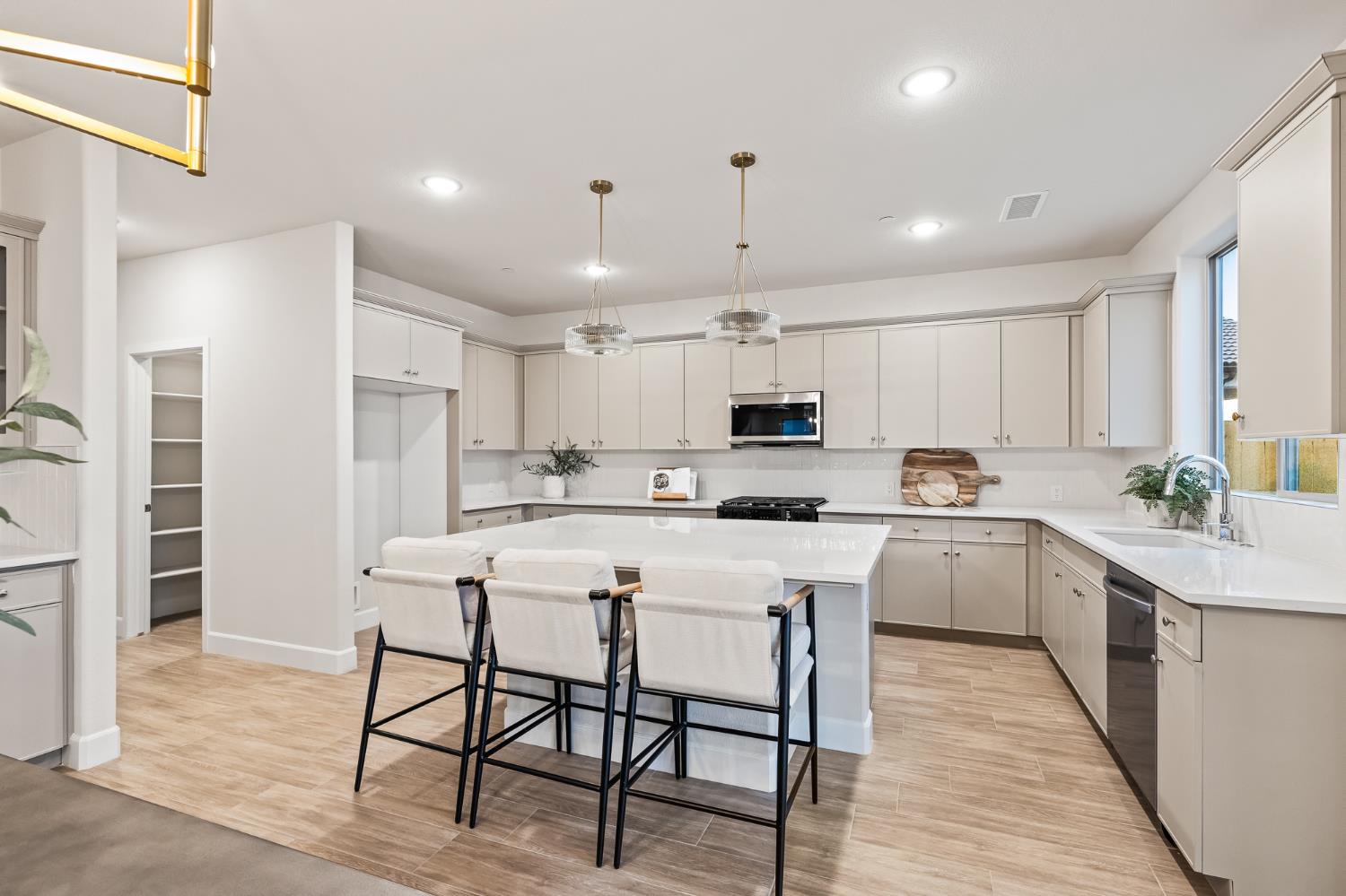 7184 W Holland Ave, Fresno, CA 93723