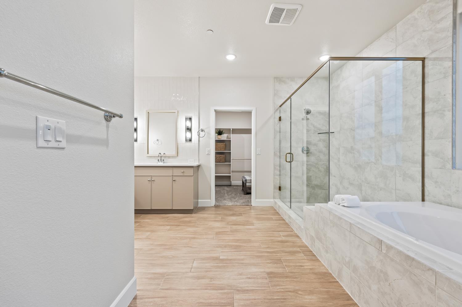 7184 W Holland Ave, Fresno, CA 93723