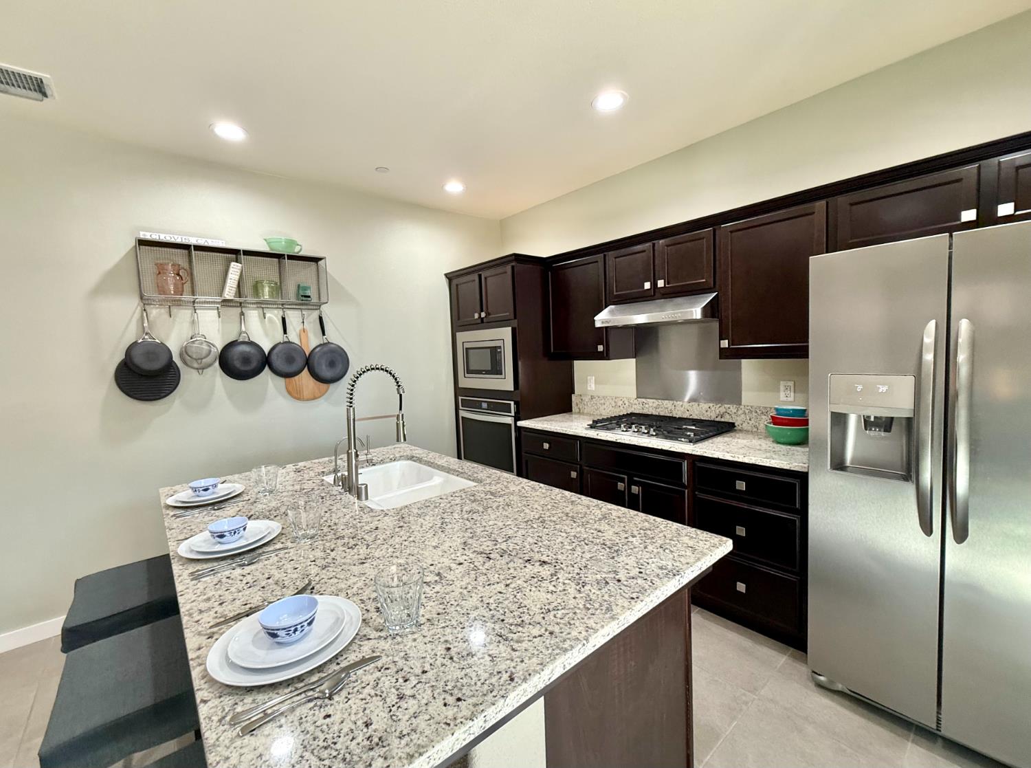 1268 Piazza Ln, Clovis, CA 93612