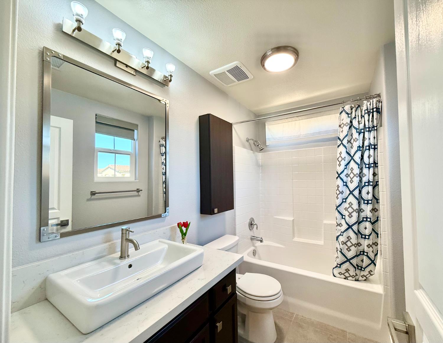 1268 Piazza Ln, Clovis, CA 93612