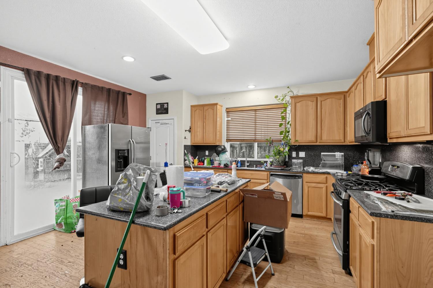 320 Rose, Chowchilla, CA 93610