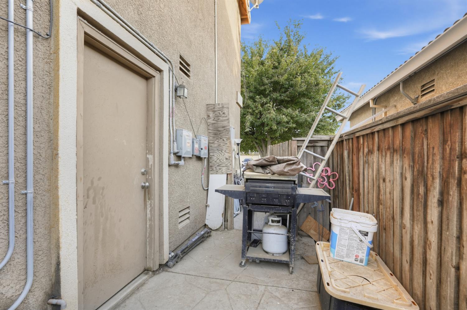 320 Rose, Chowchilla, CA 93610