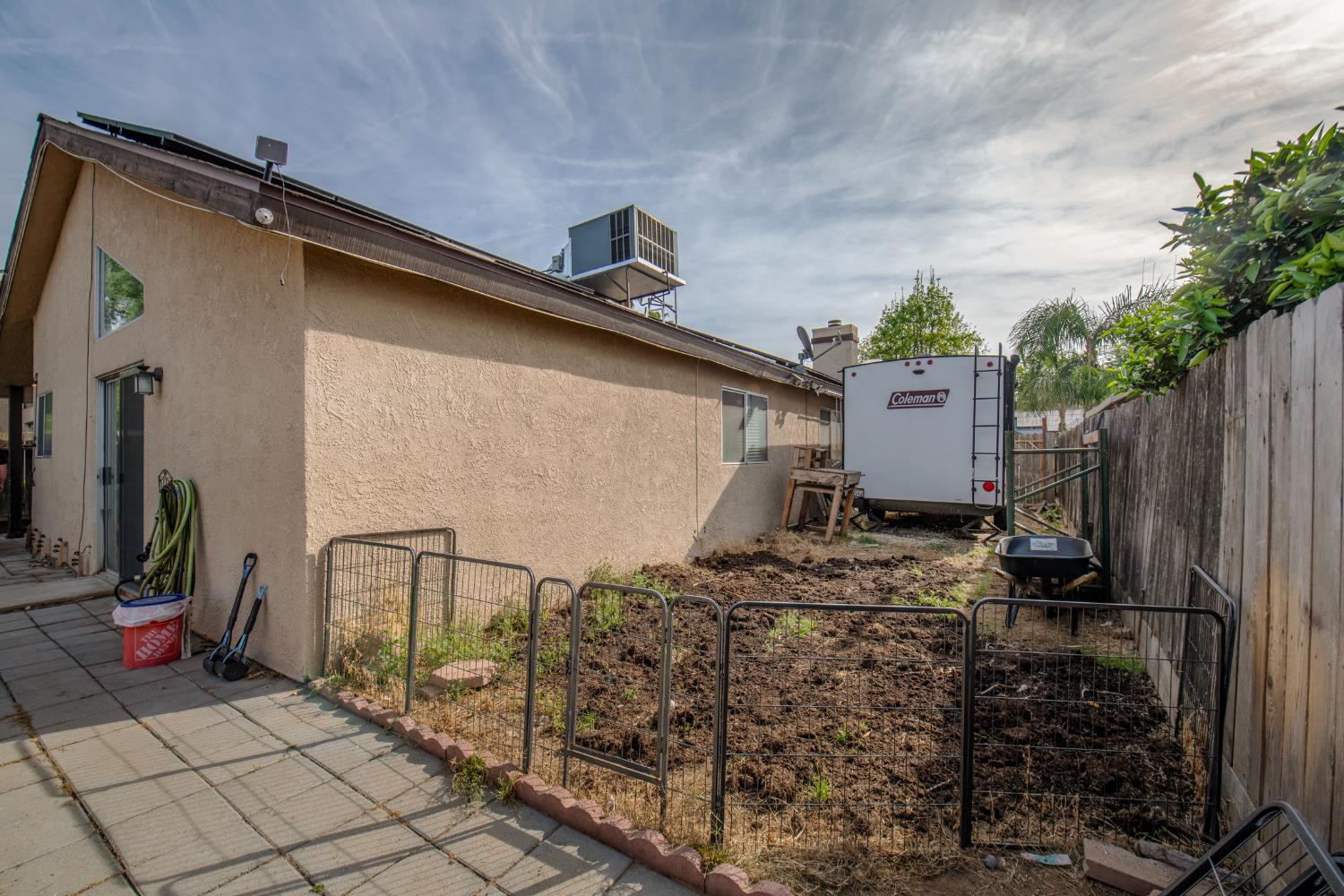 2609 N Hanover Ave, Fresno, CA 93722