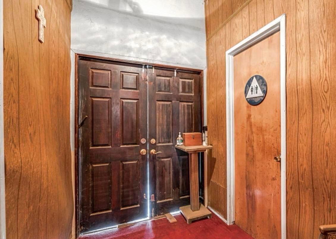 260 N los angeles, Tulare, CA 93274