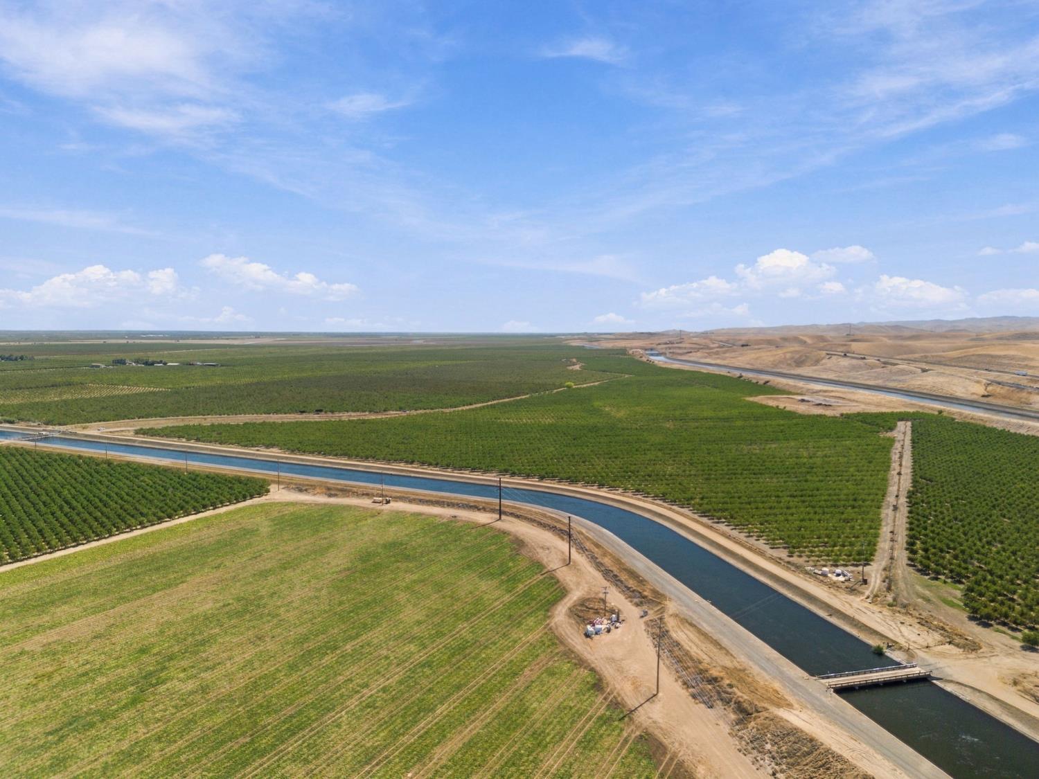 1 Highway 5 Hwy, Patterson, CA 95363