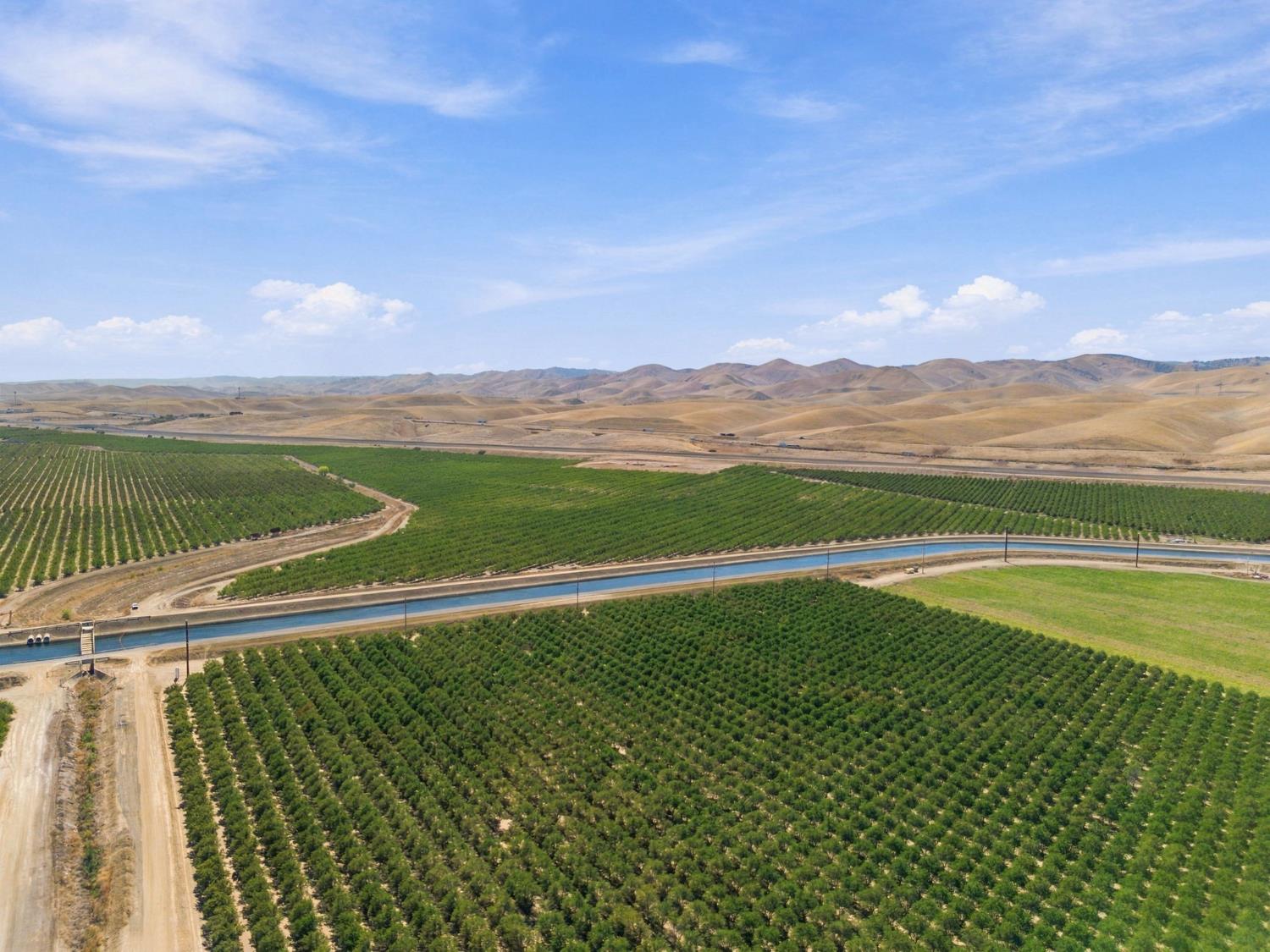 1 Highway 5 Hwy, Patterson, CA 95363
