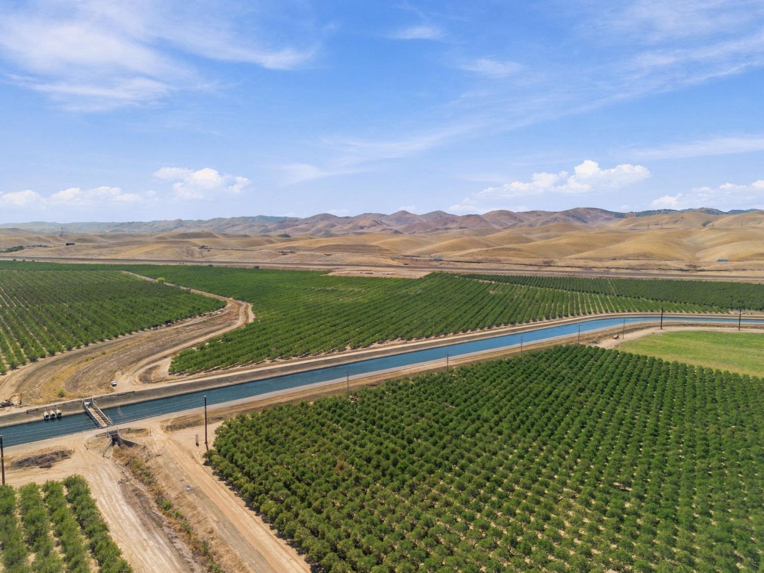 1 Highway 5 Hwy, Patterson, CA 95363