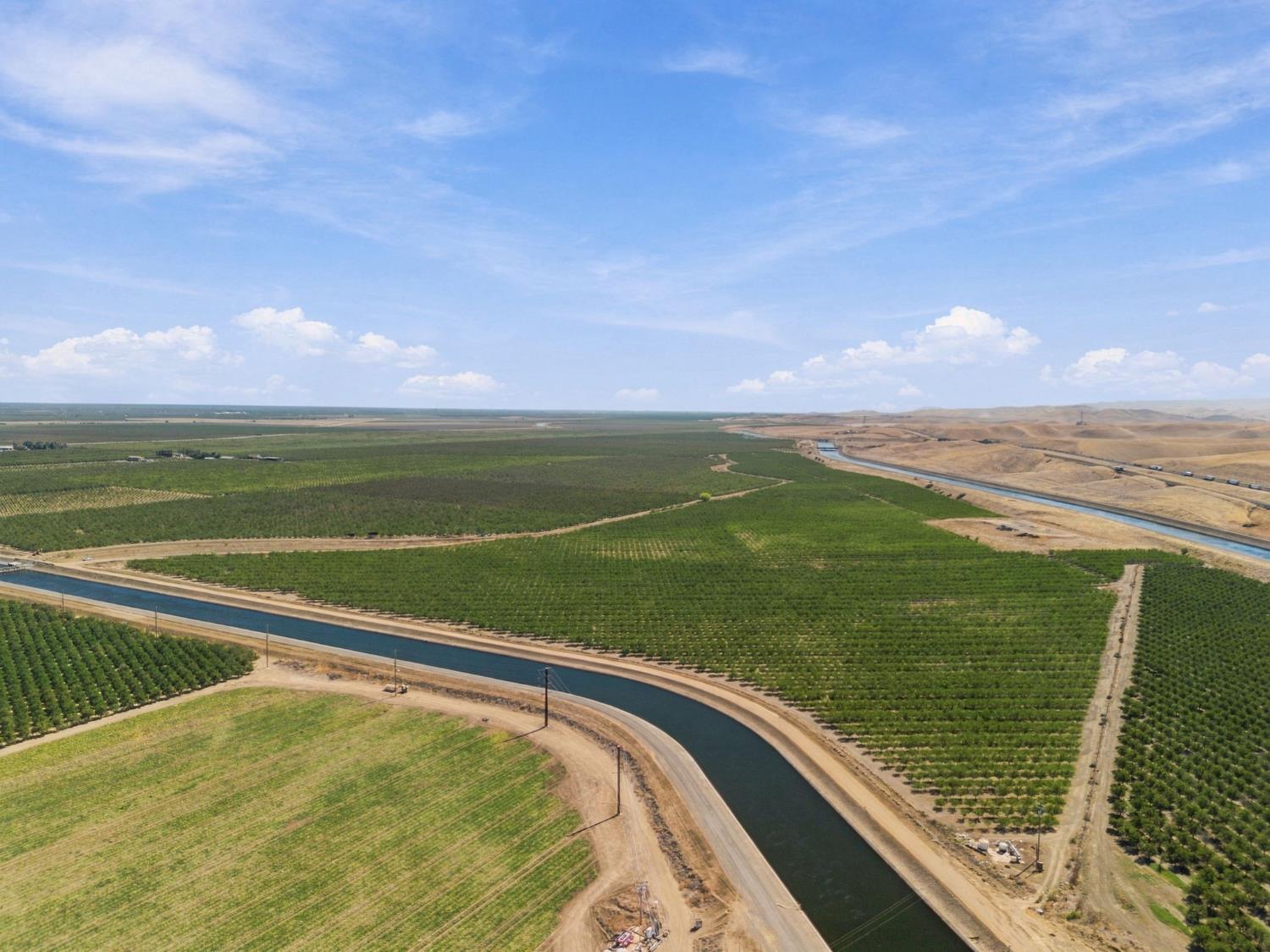 1 Highway 5 Hwy, Patterson, CA 95363
