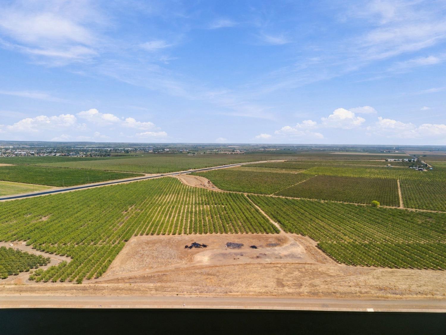 1 Highway 5 Hwy, Patterson, CA 95363