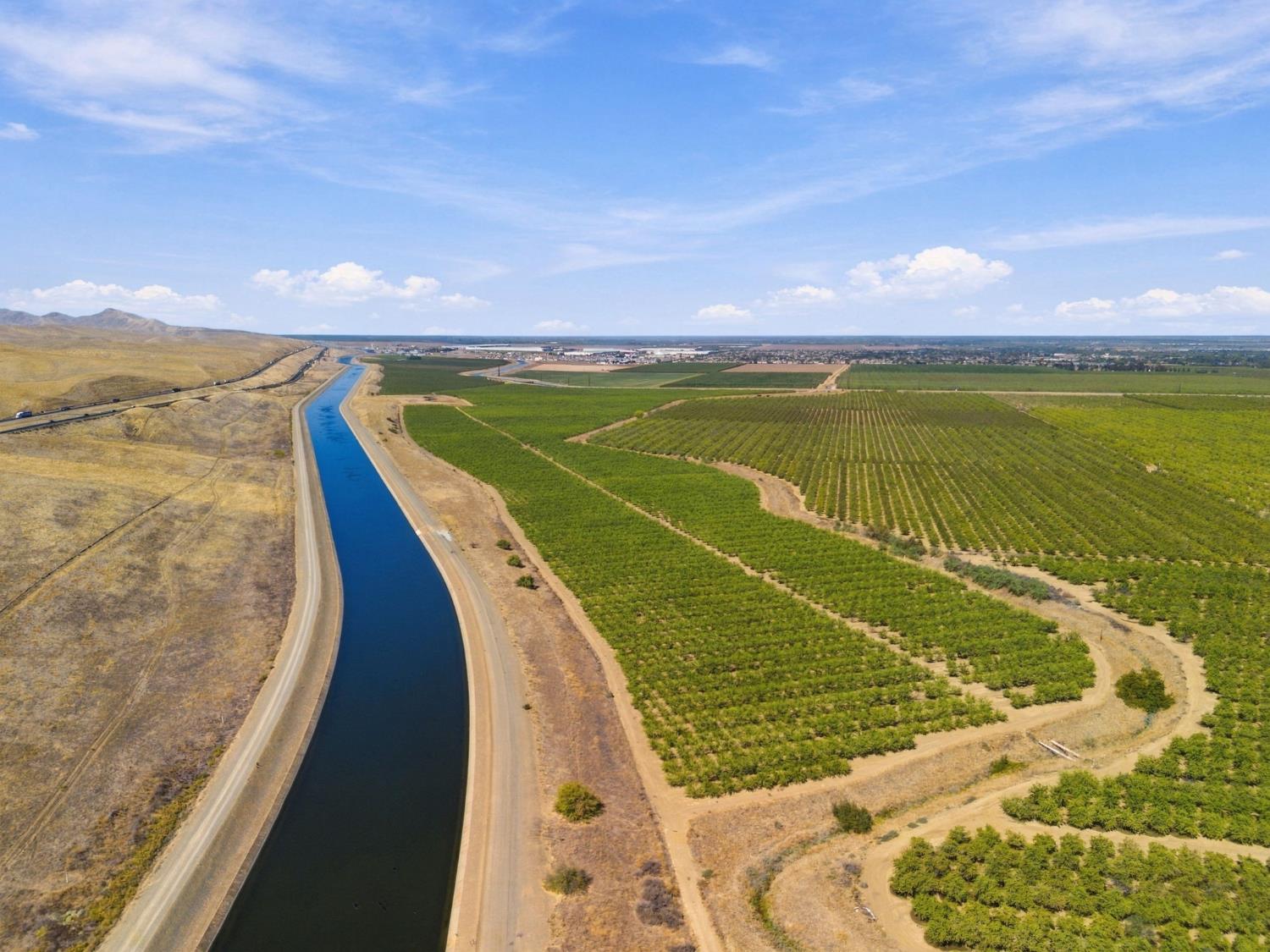 1 Highway 5 Hwy, Patterson, CA 95363