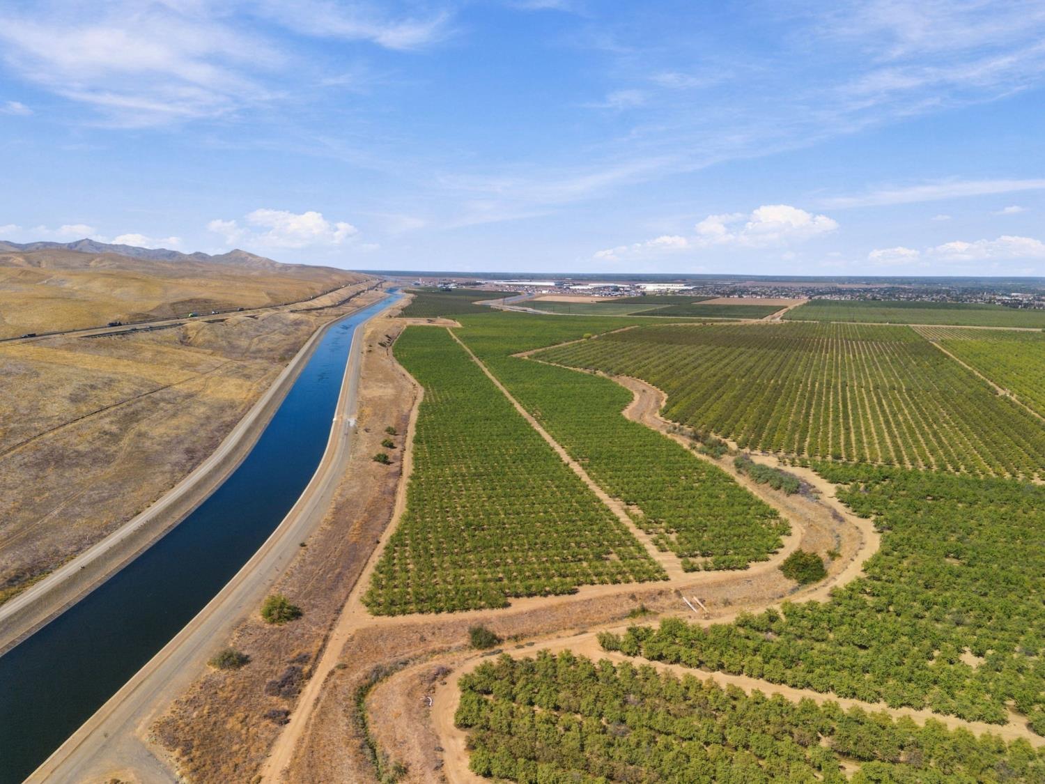 1 Highway 5 Hwy, Patterson, CA 95363