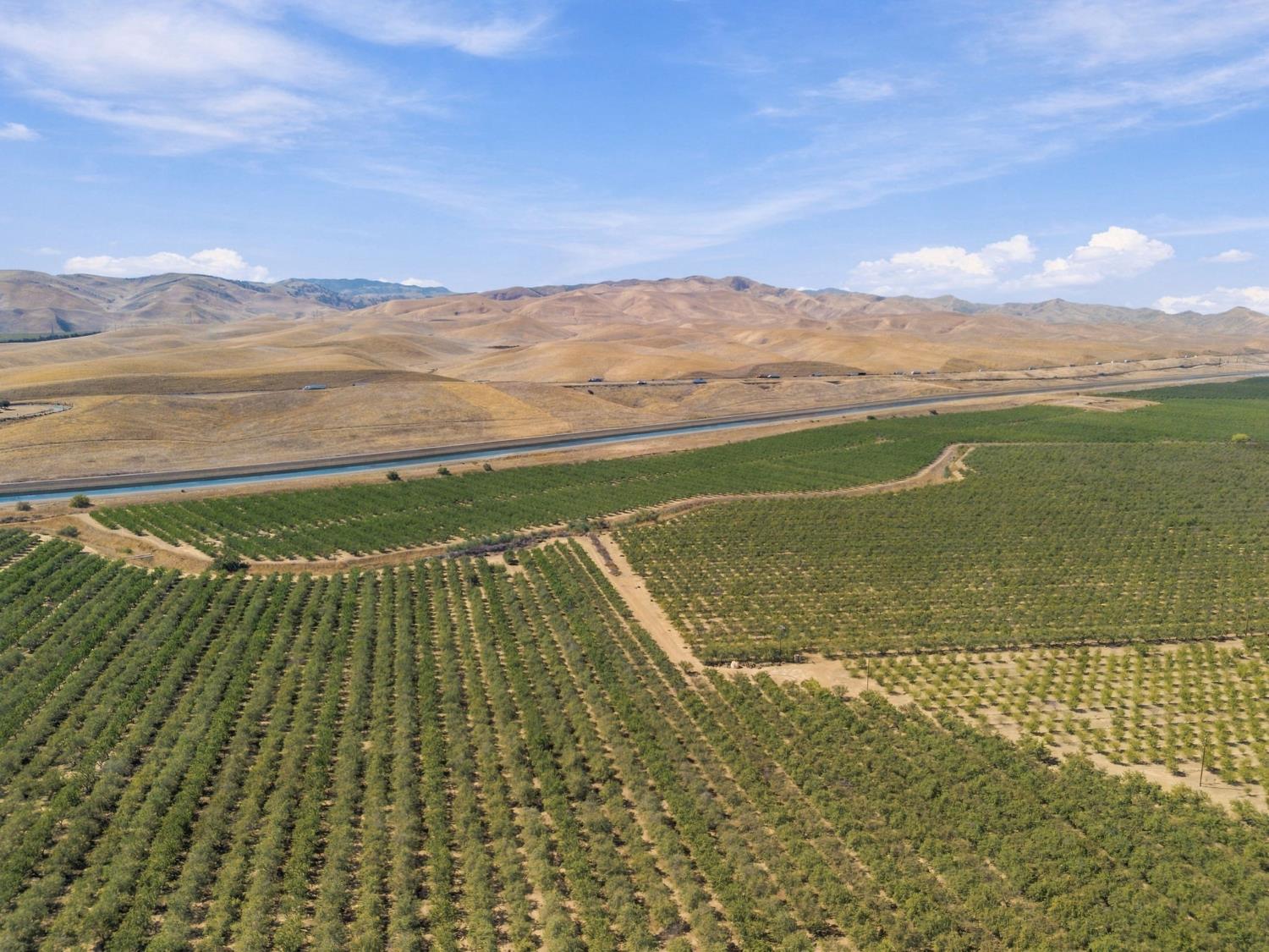 1 Highway 5 Hwy, Patterson, CA 95363