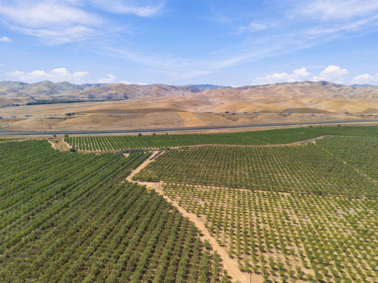 1 Highway 5 Hwy, Patterson, CA 95363