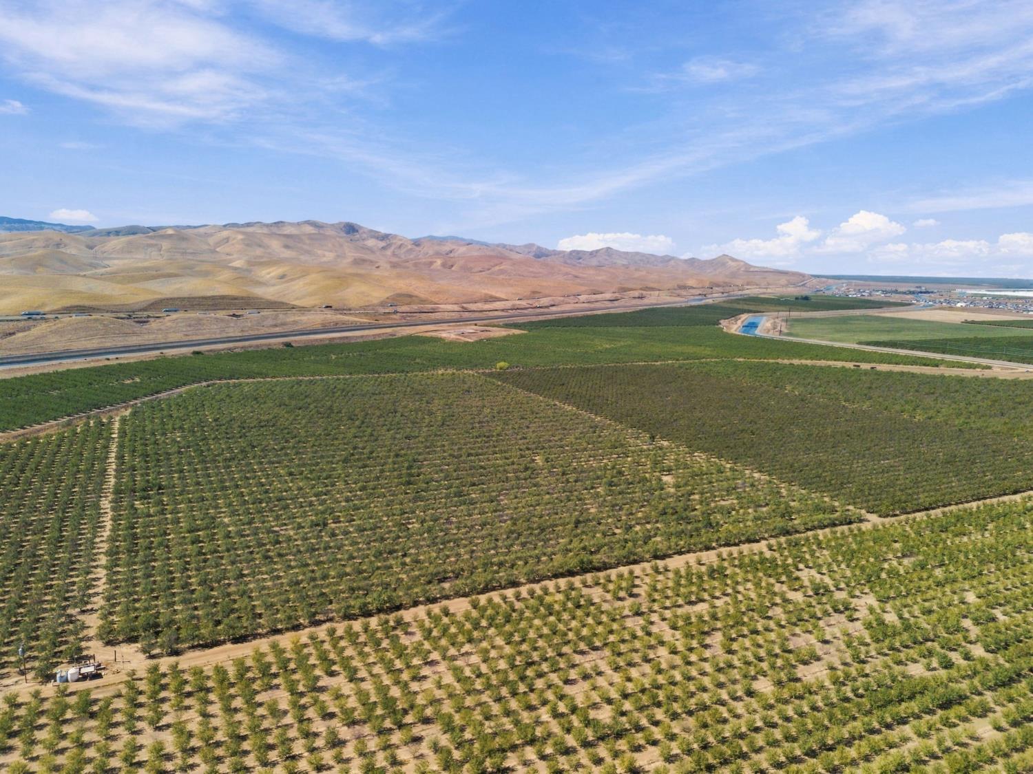 1 Highway 5 Hwy, Patterson, CA 95363