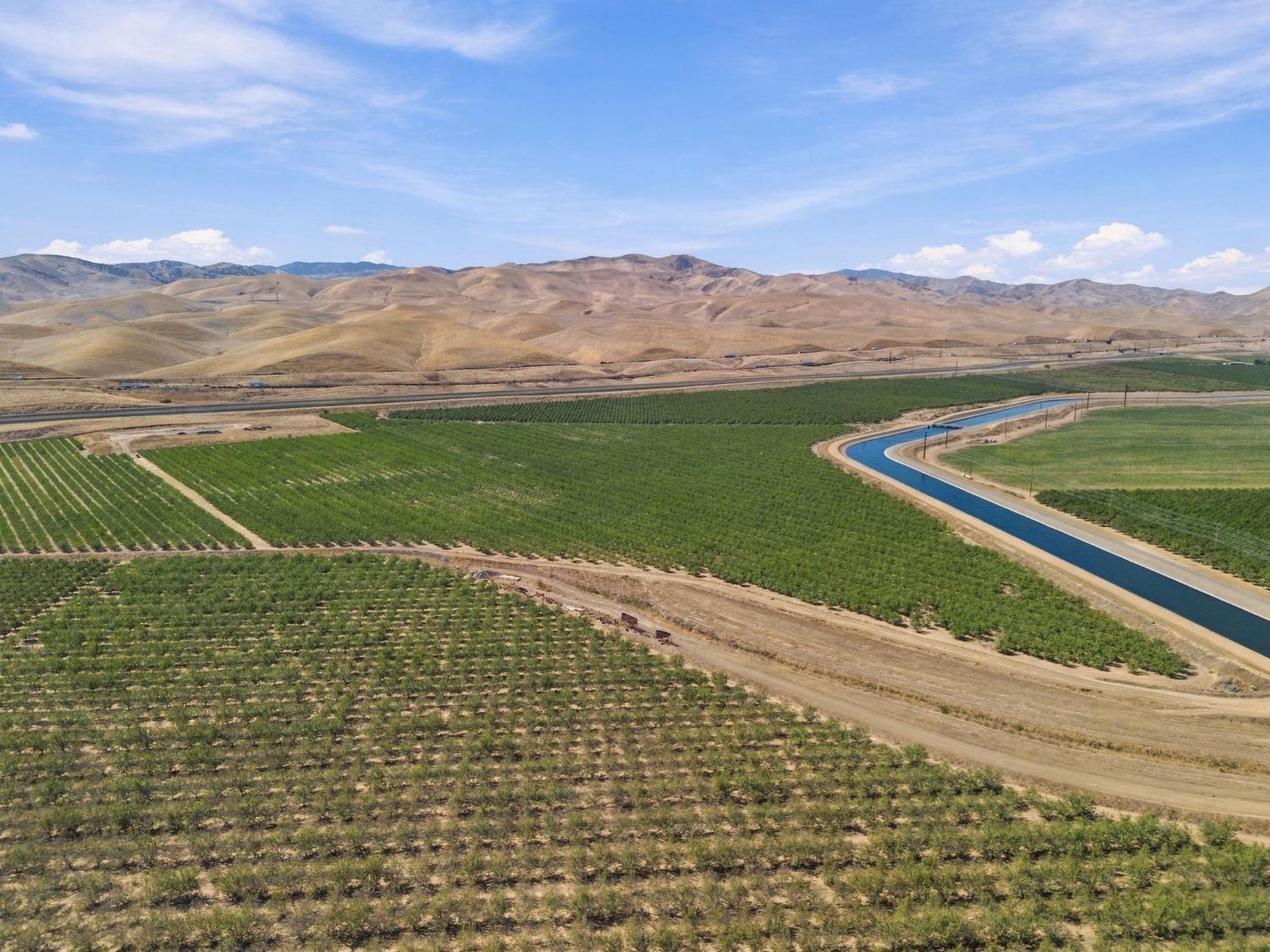 1 Highway 5 Hwy, Patterson, CA 95363