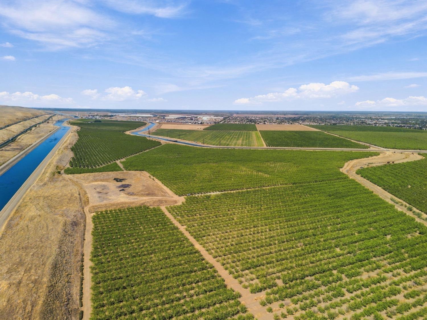 1 Highway 5 Hwy, Patterson, CA 95363