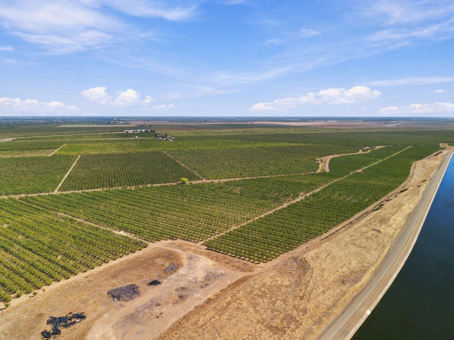 1 Highway 5 Hwy, Patterson, CA 95363