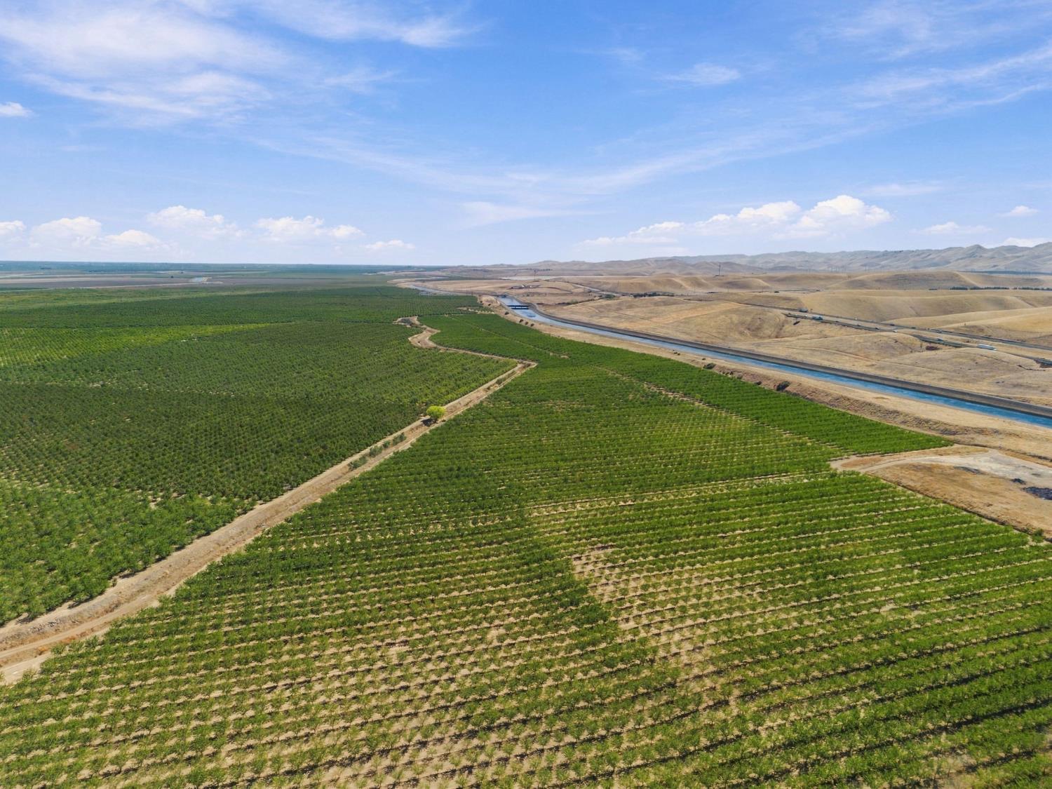 1 Highway 5 Hwy, Patterson, CA 95363