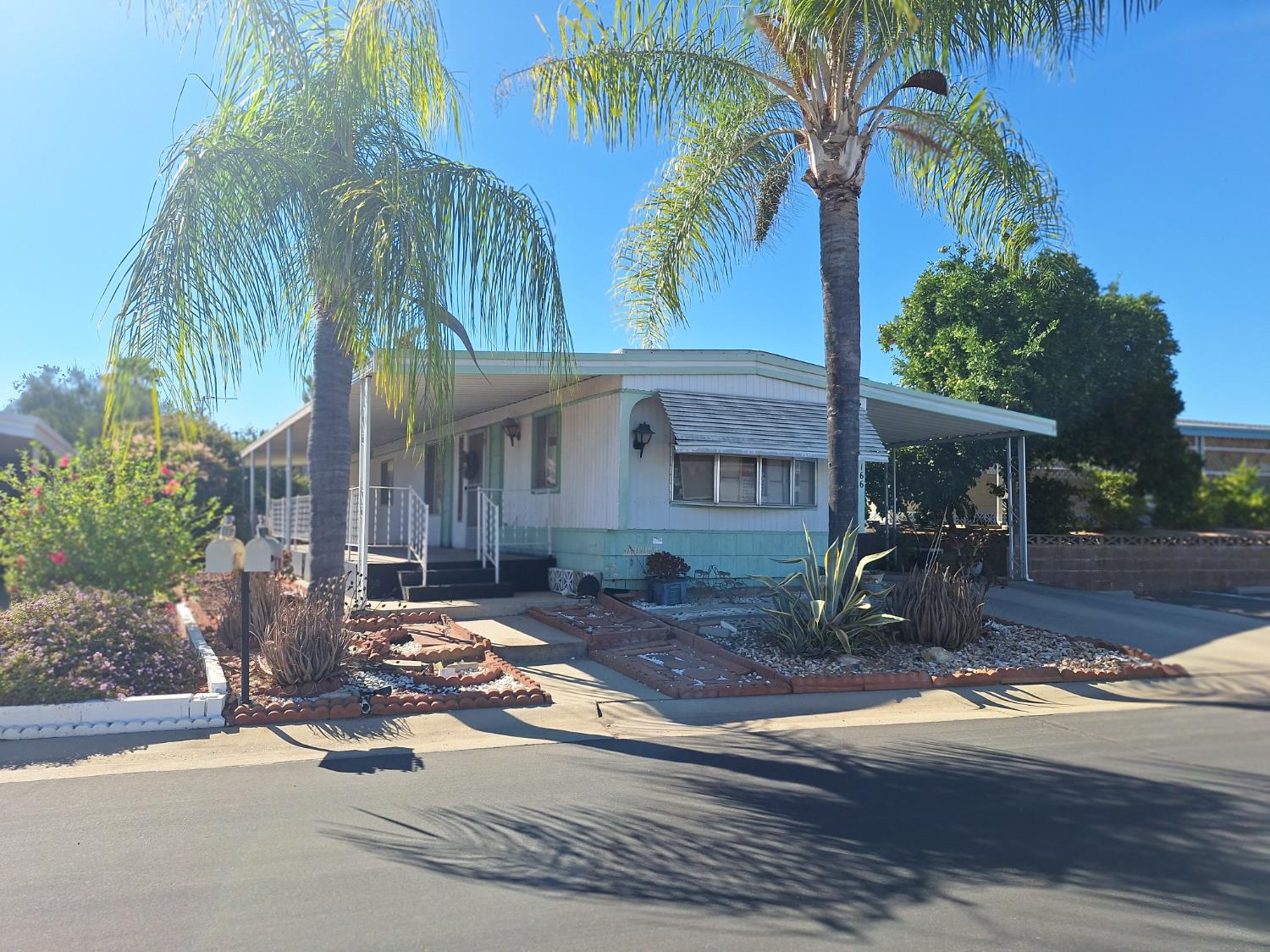1300 W Olson Ave #166, Reedley, CA 93654