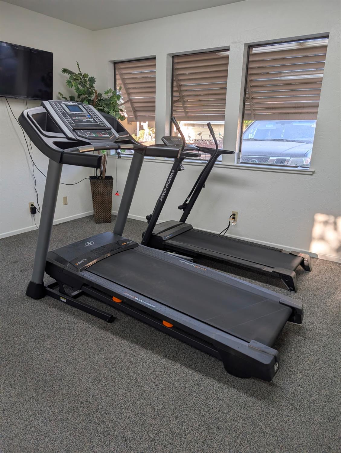 1300 W Olson Ave #166, Reedley, CA 93654