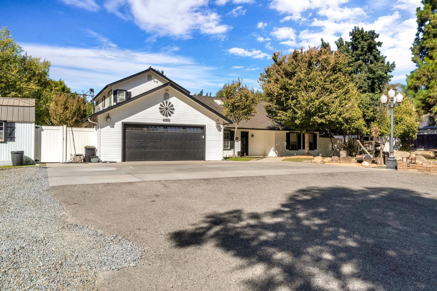 15446 Monreal Rd, Madera, CA 93636