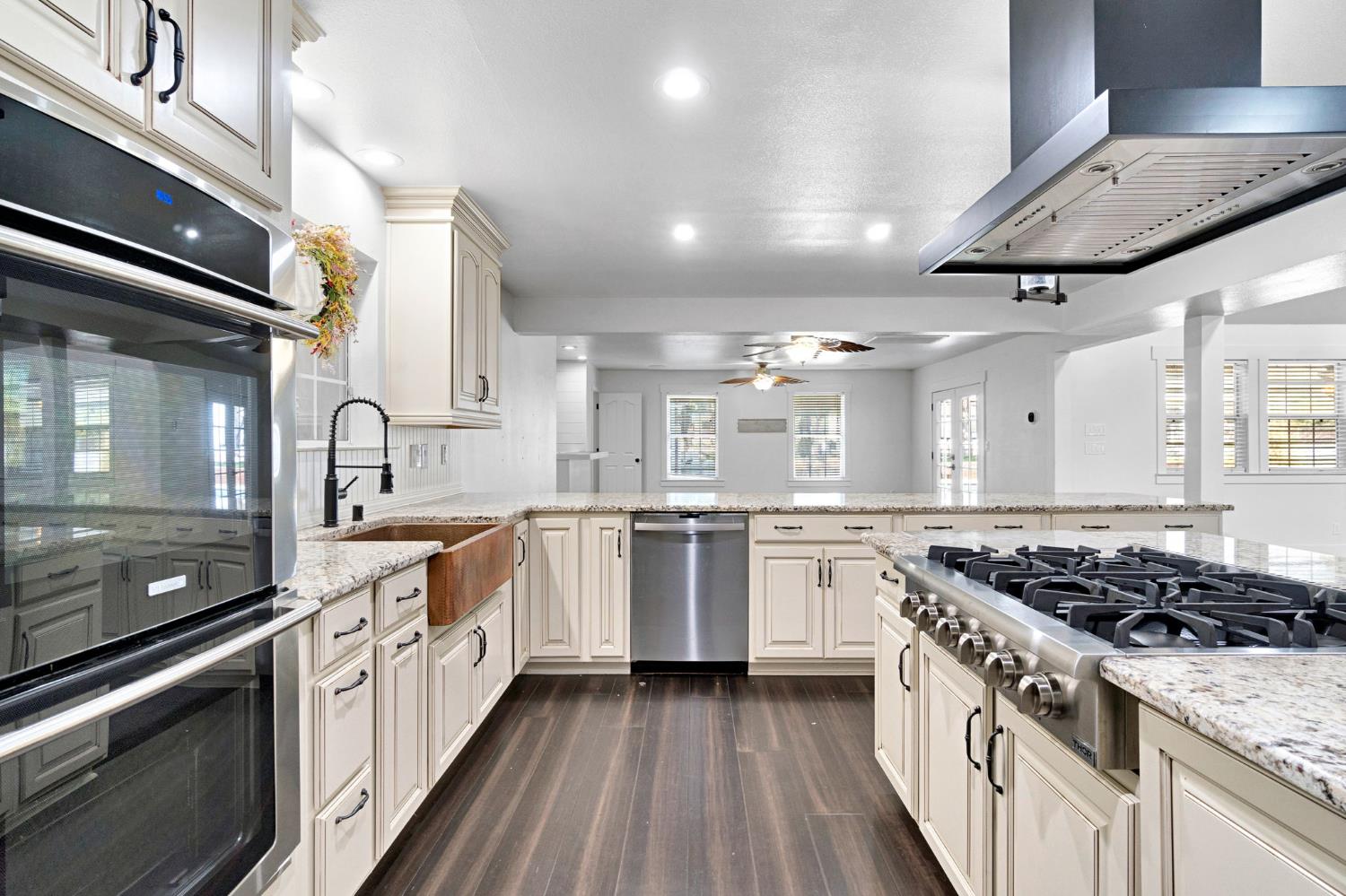 15446 Monreal Rd, Madera, CA 93636