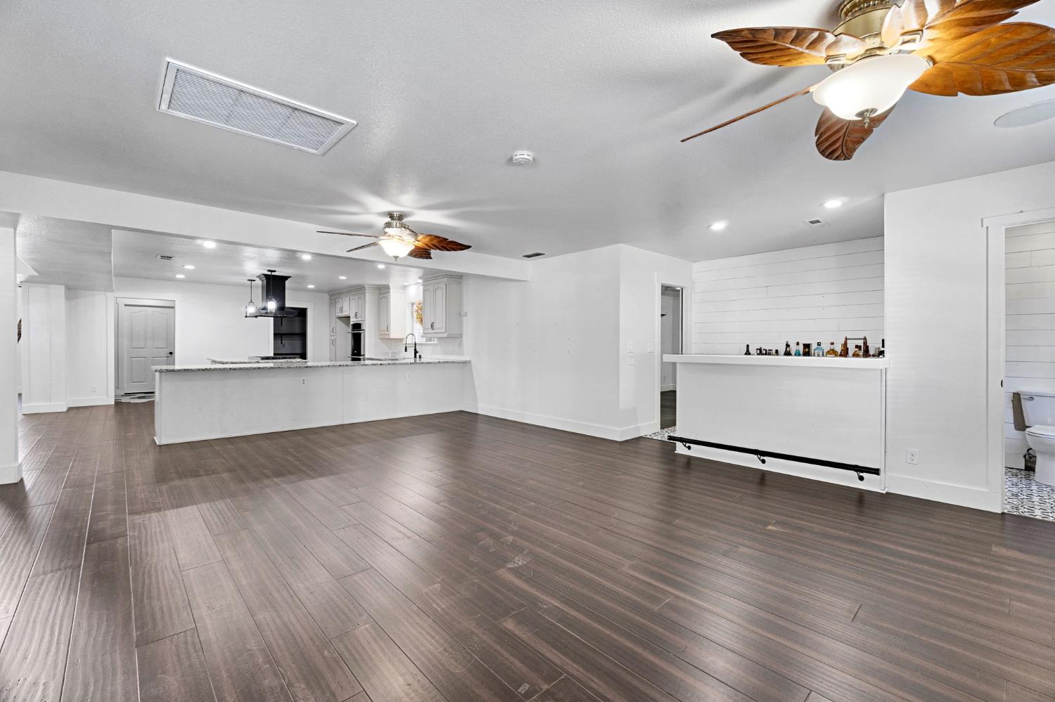 15446 Monreal Rd, Madera, CA 93636