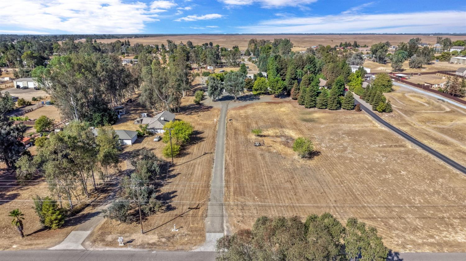 15446 Monreal Rd, Madera, CA 93636
