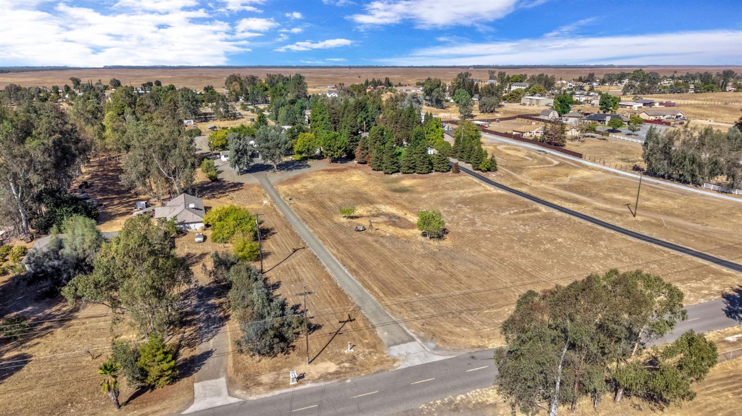 15446 Monreal Rd, Madera, CA 93636