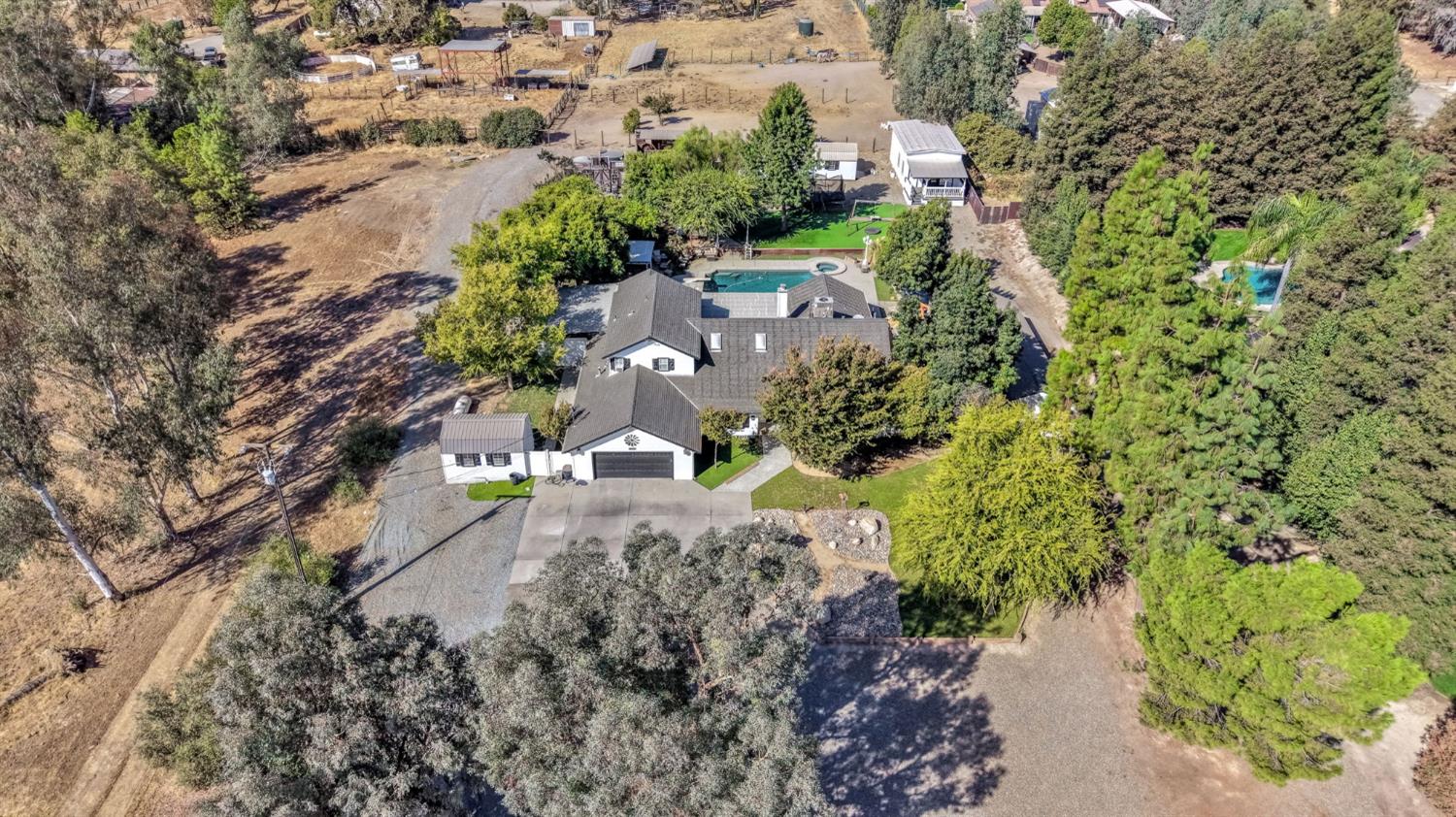 15446 Monreal Rd, Madera, CA 93636
