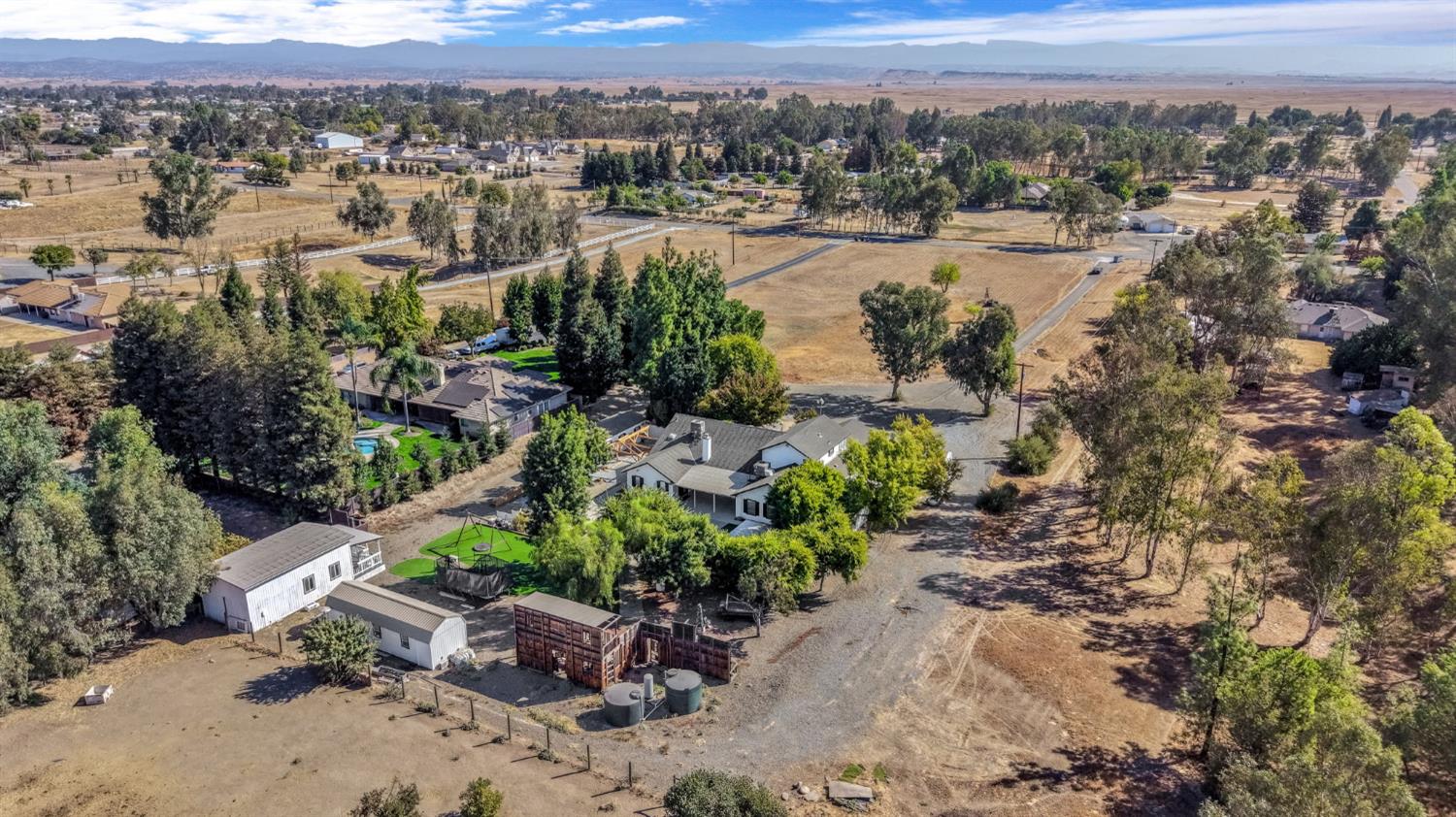 15446 Monreal Rd, Madera, CA 93636