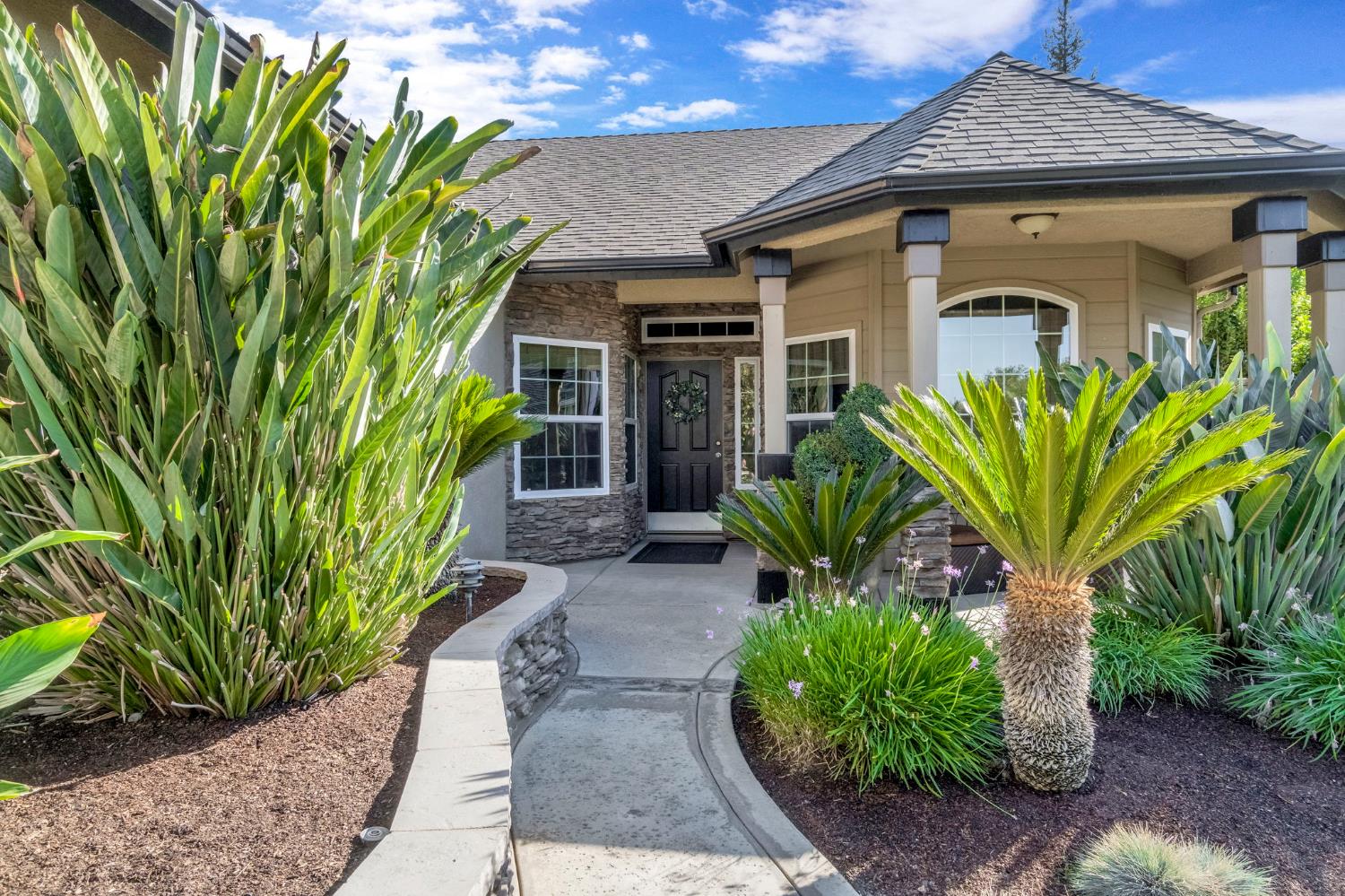 558 W Serena Ave, Clovis, CA 93619