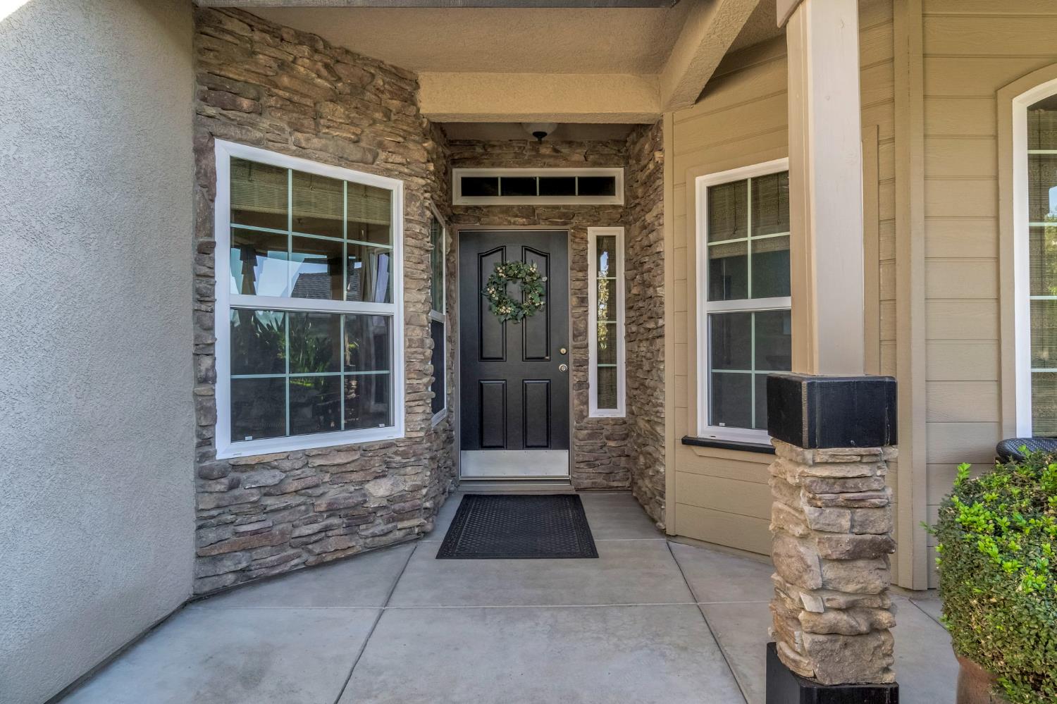 558 W Serena Ave, Clovis, CA 93619