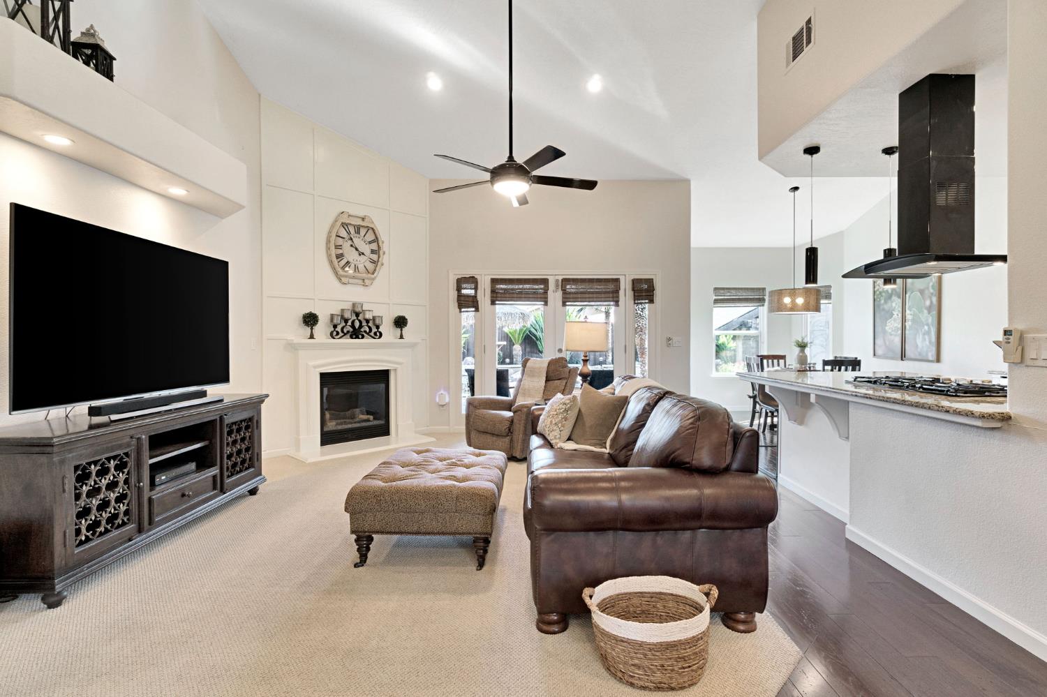 558 W Serena Ave, Clovis, CA 93619