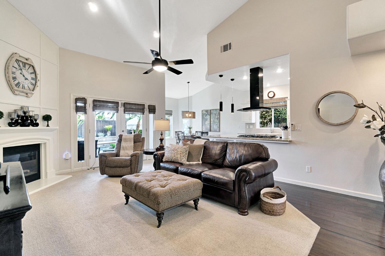 558 W Serena Ave, Clovis, CA 93619