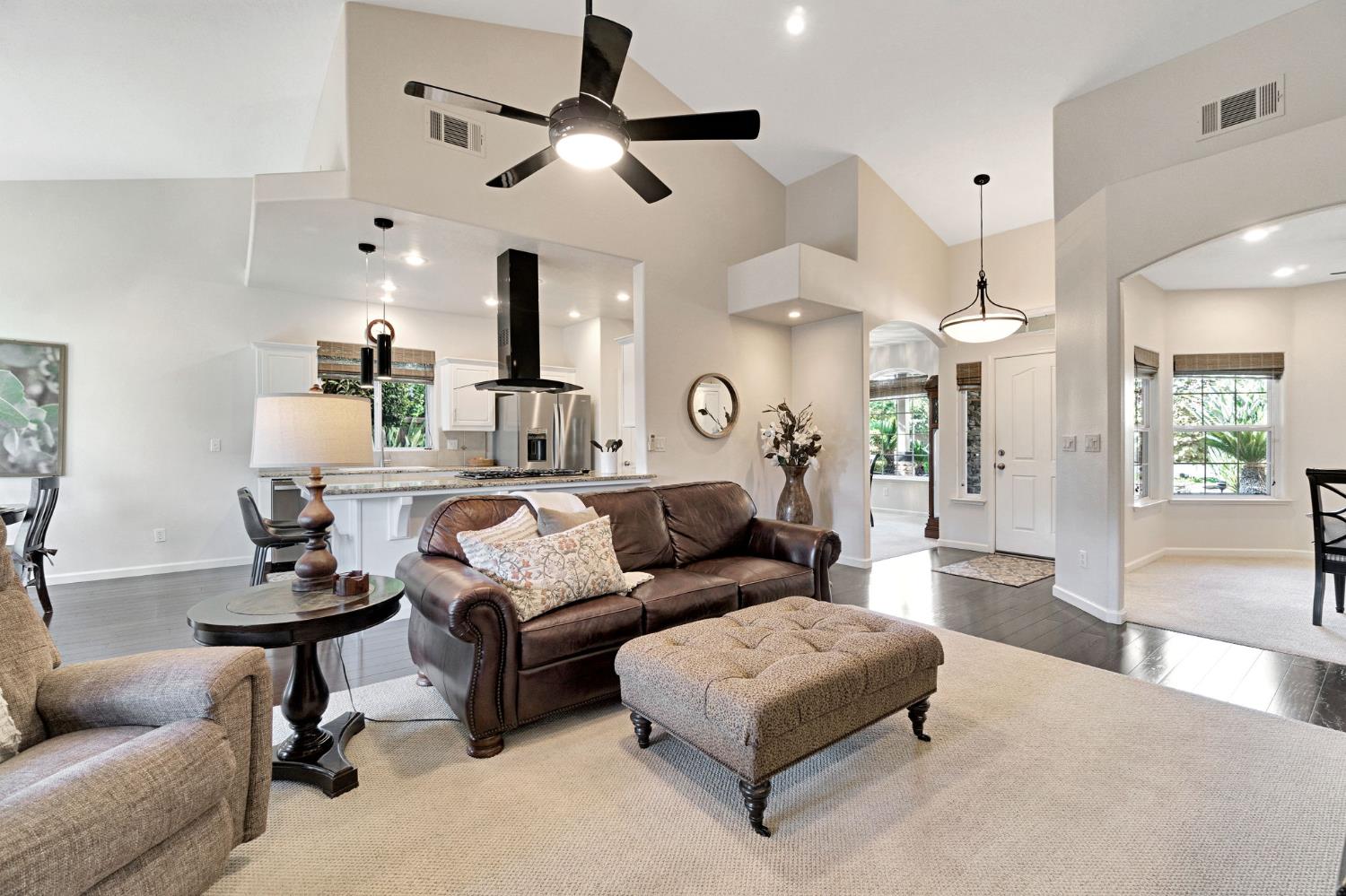 558 W Serena Ave, Clovis, CA 93619