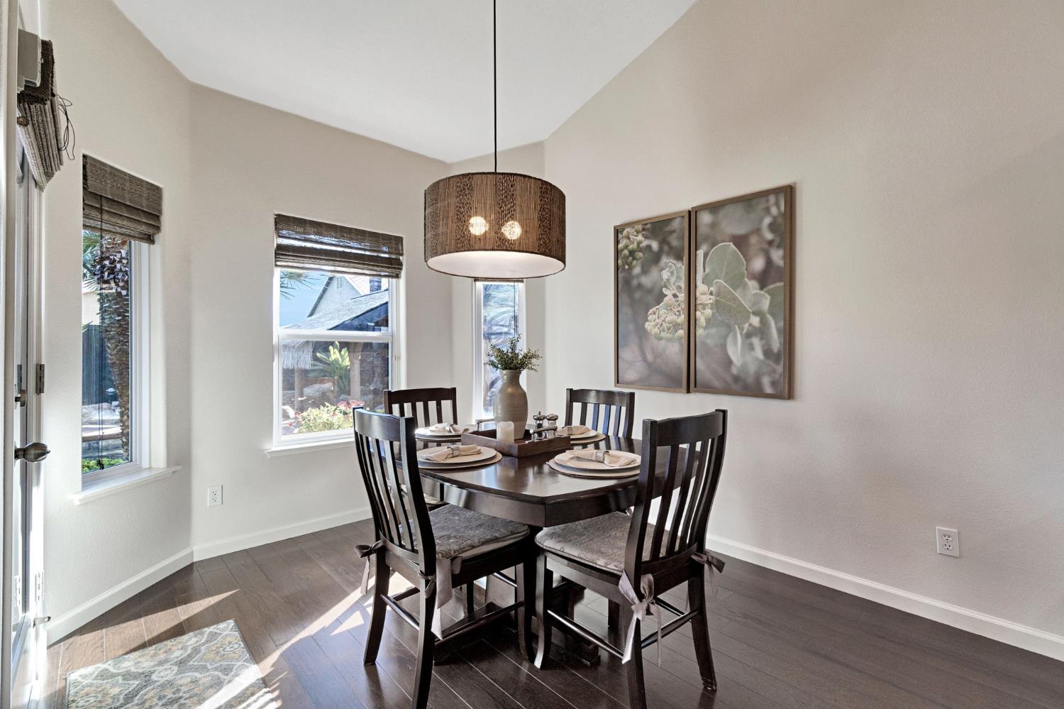 558 W Serena Ave, Clovis, CA 93619
