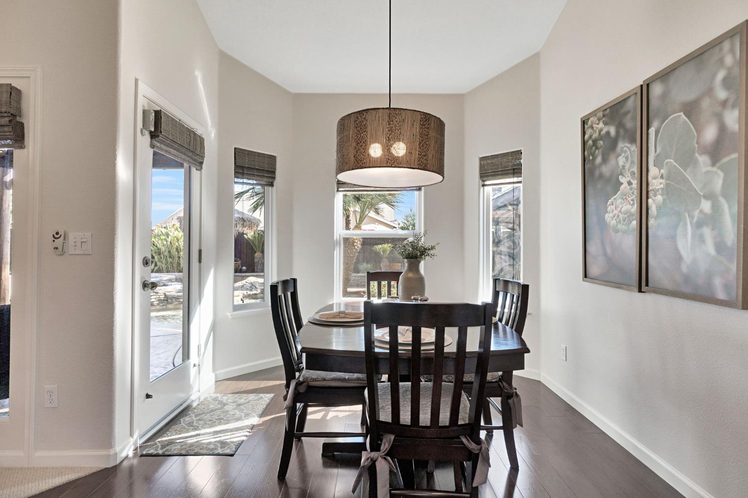 558 W Serena Ave, Clovis, CA 93619