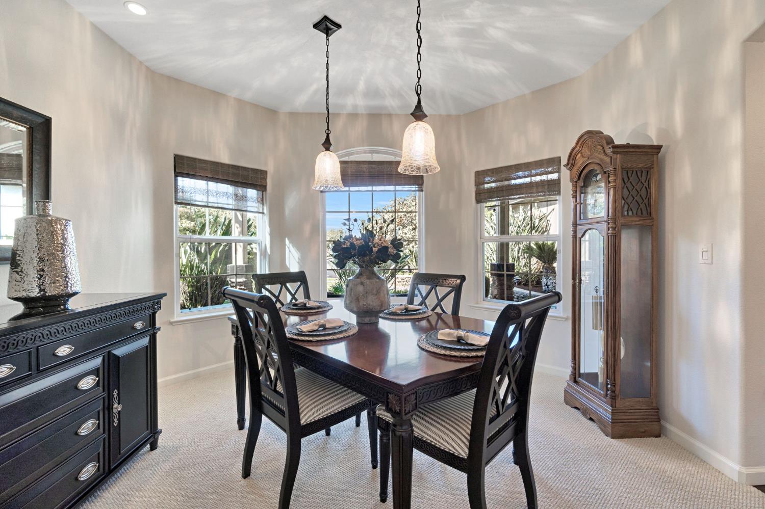 558 W Serena Ave, Clovis, CA 93619