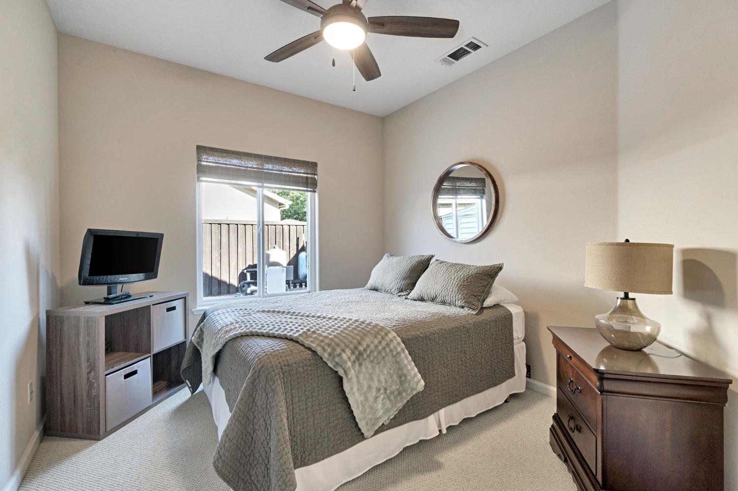 558 W Serena Ave, Clovis, CA 93619