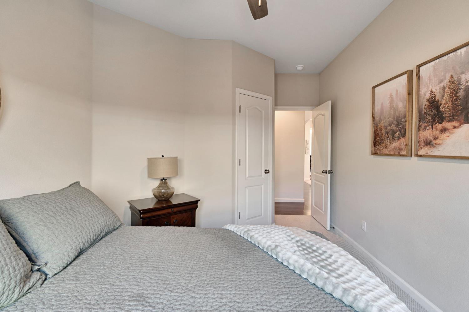 558 W Serena Ave, Clovis, CA 93619
