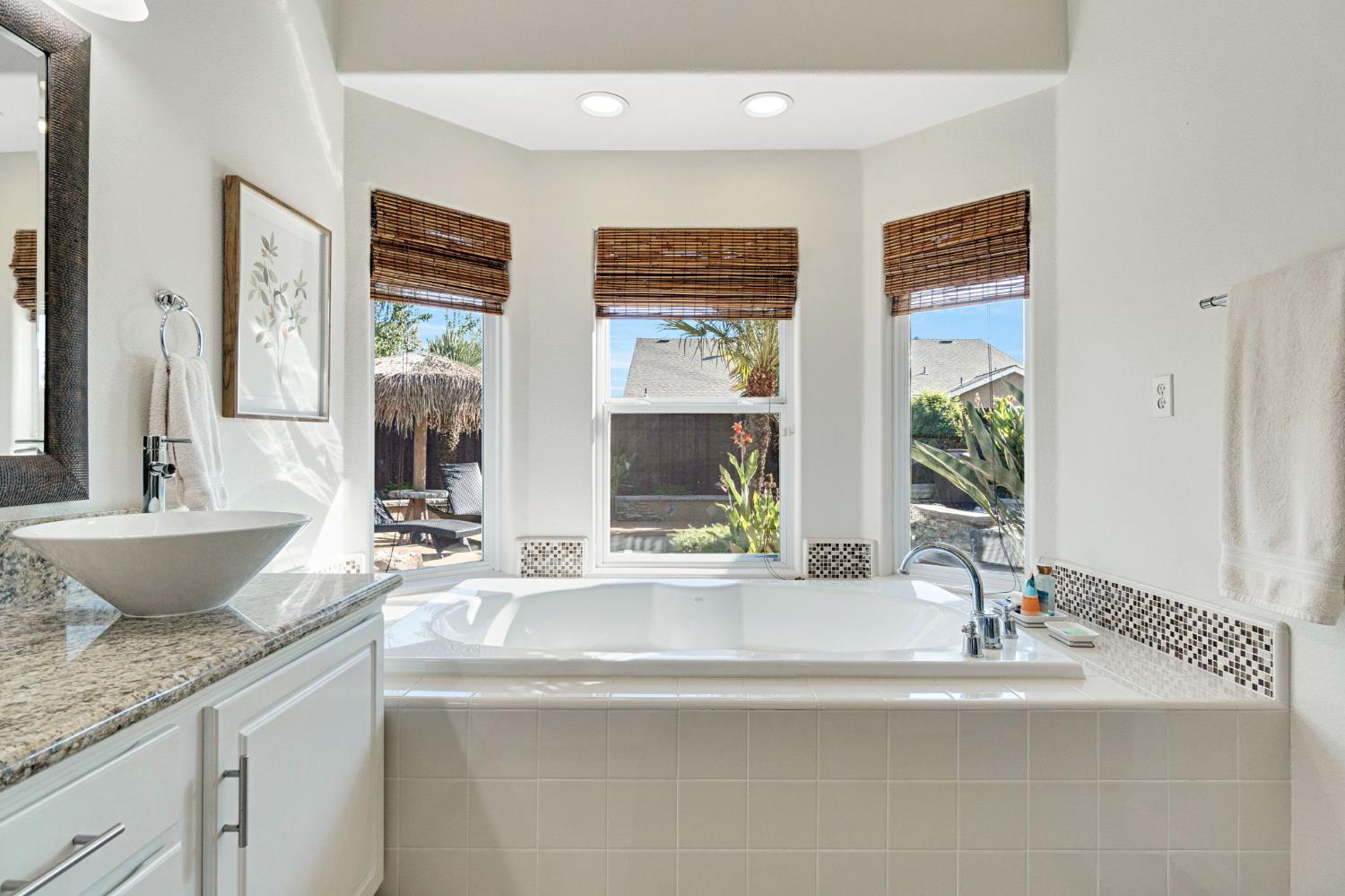 558 W Serena Ave, Clovis, CA 93619