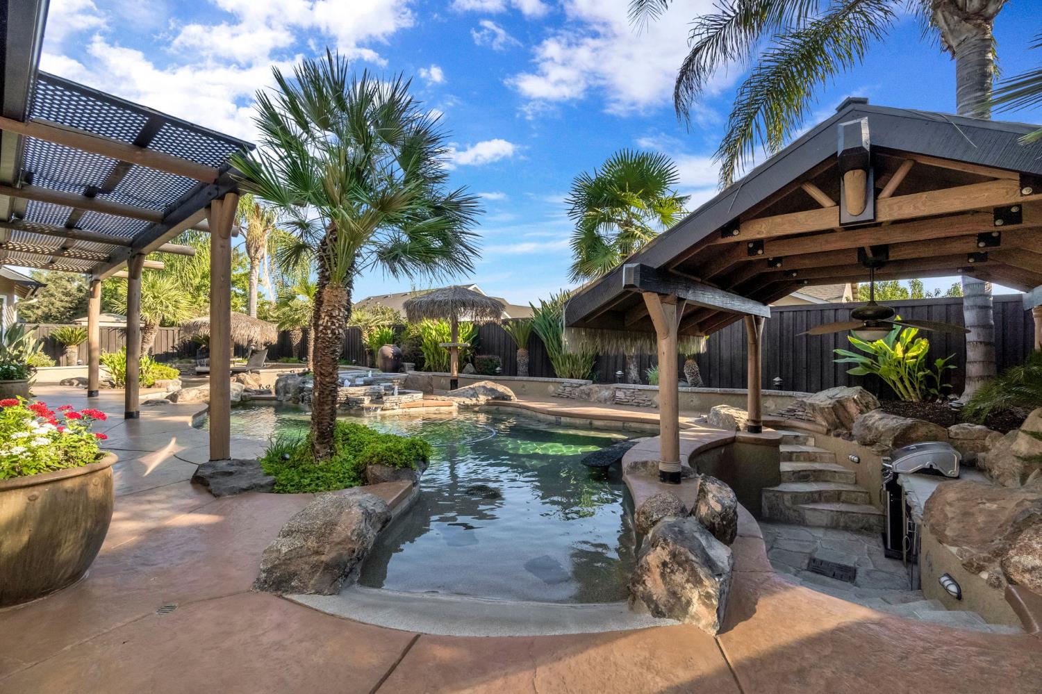 558 W Serena Ave, Clovis, CA 93619