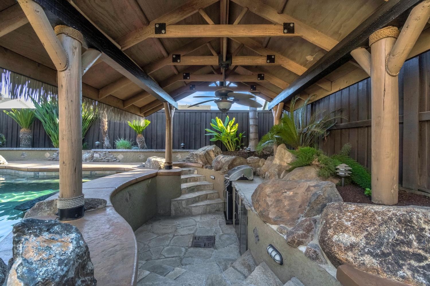 558 W Serena Ave, Clovis, CA 93619