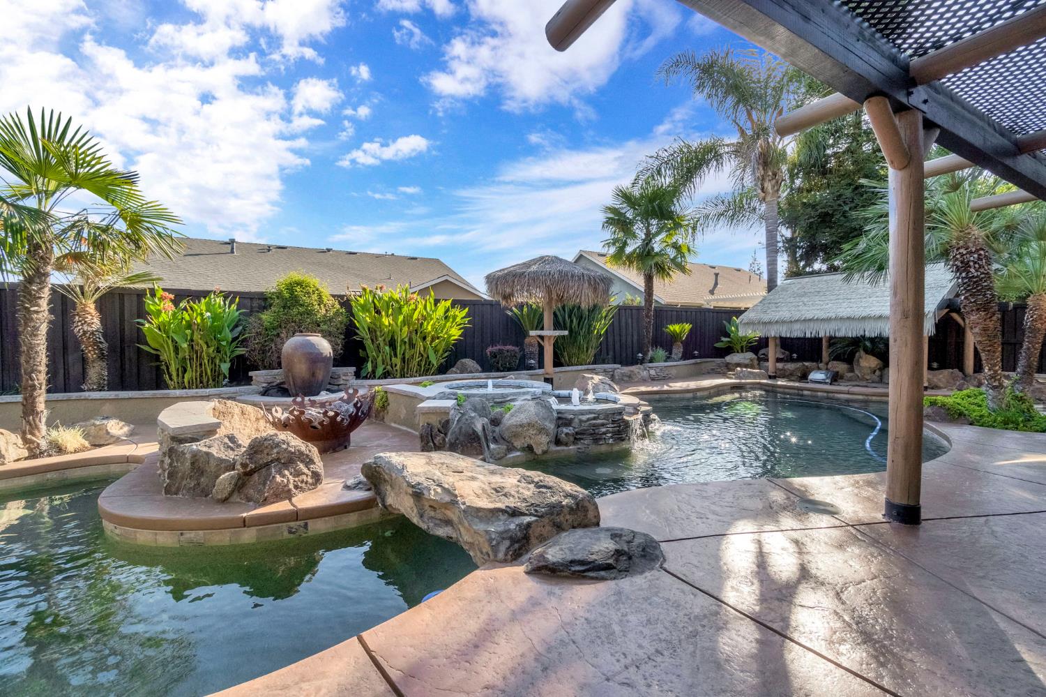 558 W Serena Ave, Clovis, CA 93619