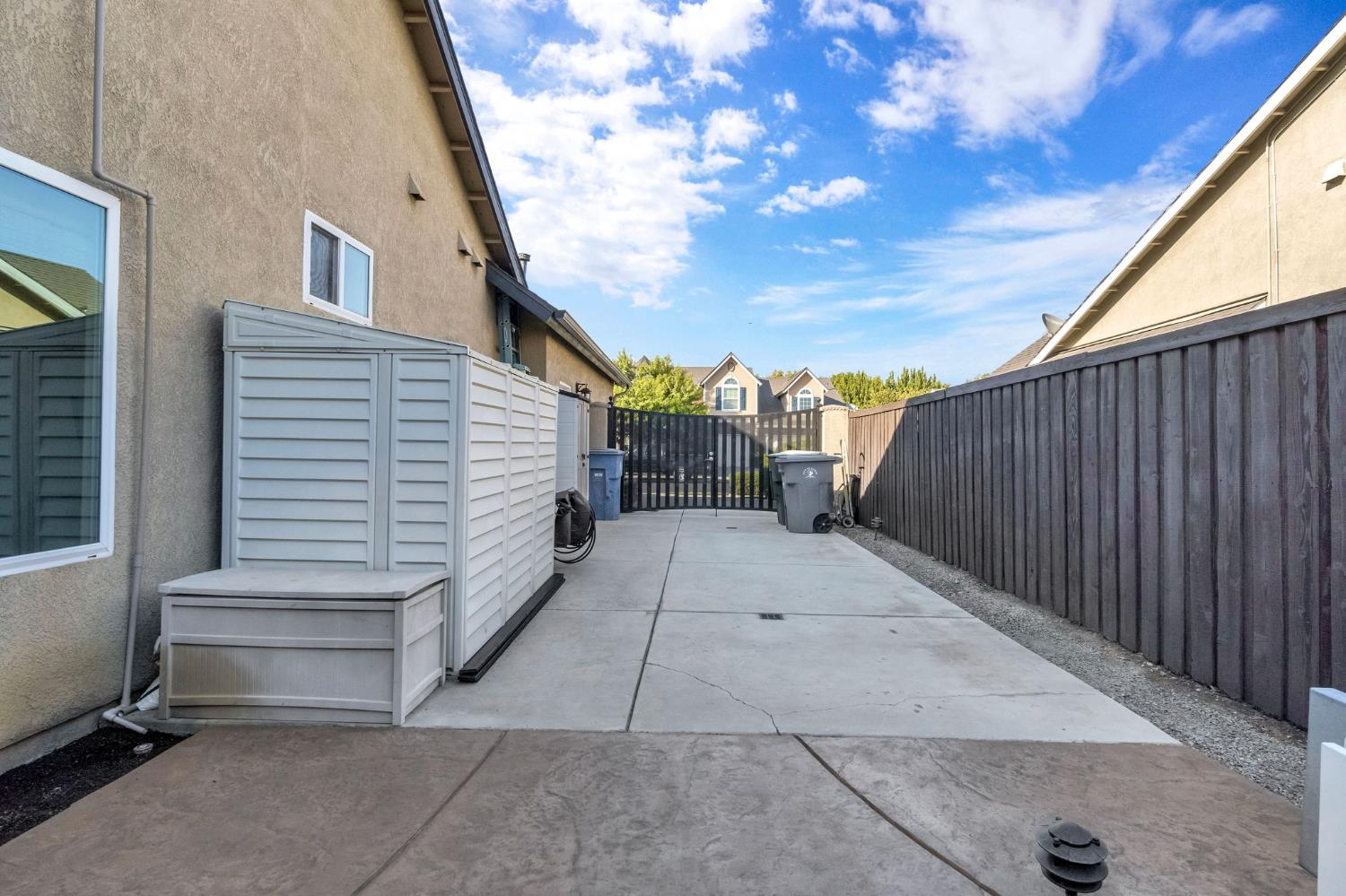 558 W Serena Ave, Clovis, CA 93619