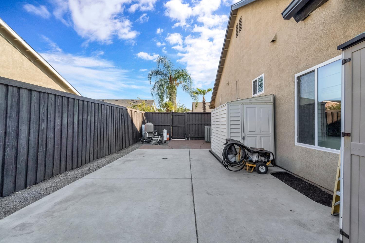 558 W Serena Ave, Clovis, CA 93619