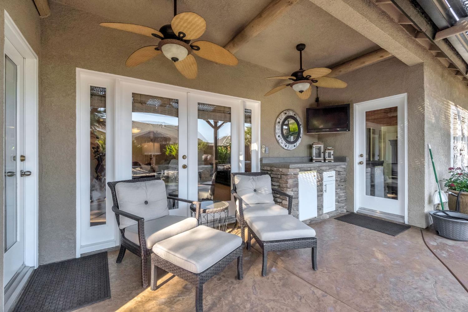 558 W Serena Ave, Clovis, CA 93619